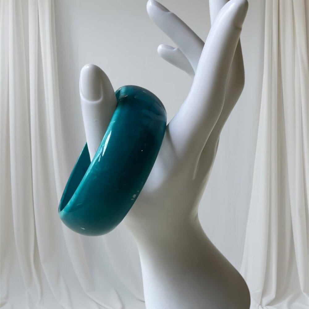 Elegant Blue Bangle Collection, Including Swirling Mod Pattern - Picture 5 of 6